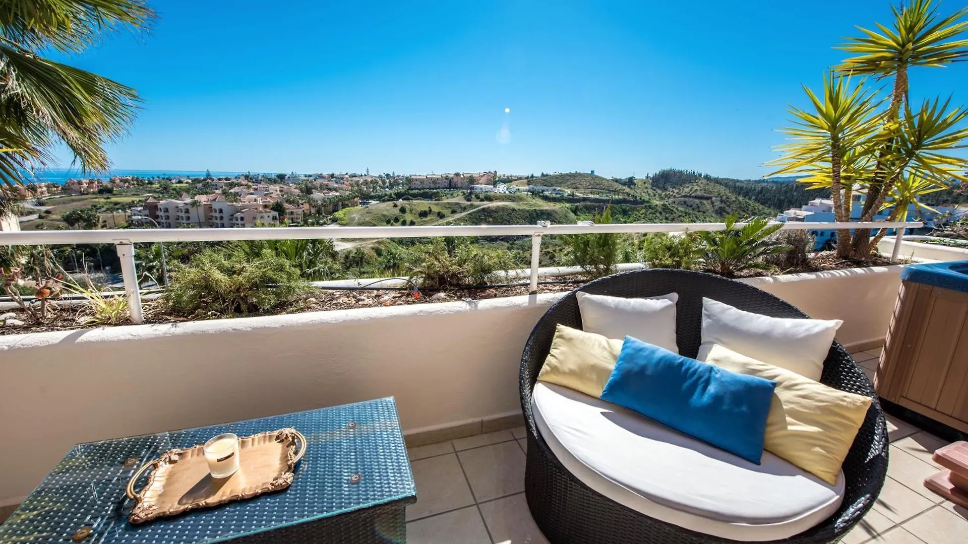 Malibu Jacuzzi Penthouse By Costarentals - Ref 242 Fuengirola Spain