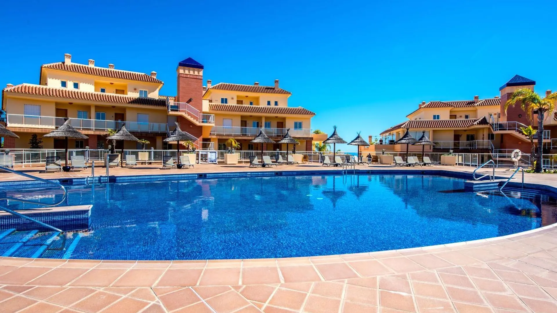 Malibu Jacuzzi Penthouse By Costarentals - Ref 242 Fuengirola Apartment